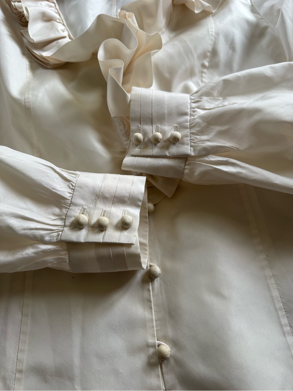 J. Peterman 12 Cream Ruffled Collar Silk Blouse - Picture 7 of 10
